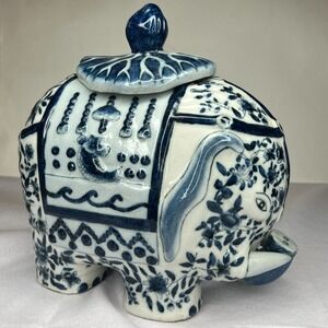 Vintage Chinoiserie Blue White Porcelain Elephant Lidded Ginger Jar Hand Painted